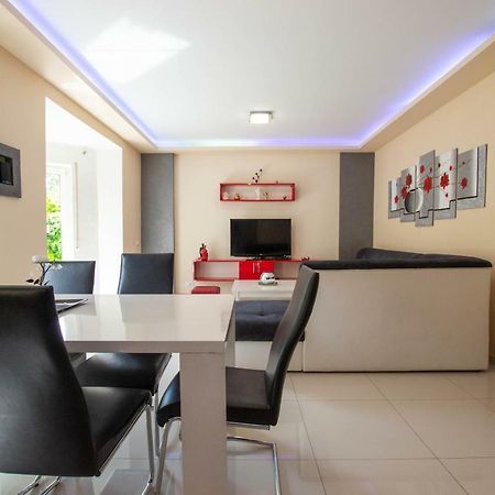 Jela Apartment 7 Pula Exterior photo